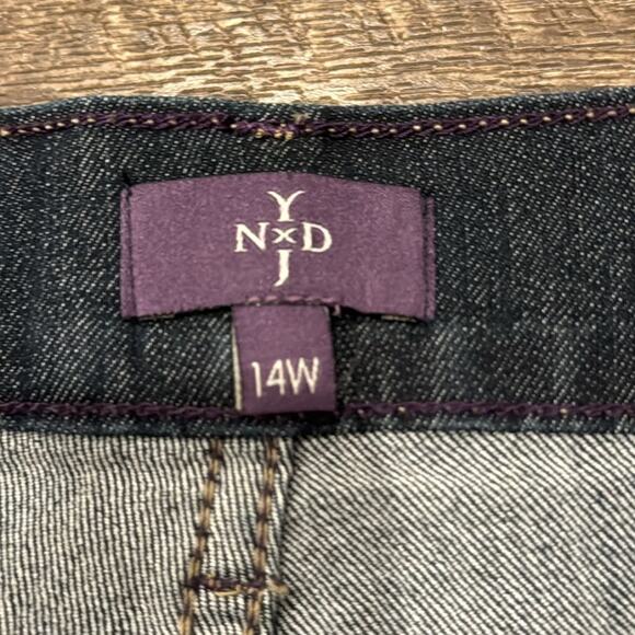 NWT NYDJ Women's Plus Size Crop Jeans Dark Wash Size 14W - Picture 6 of 7